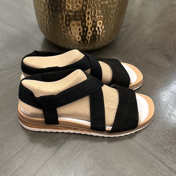 Dr. Scholl's Islander Strappy Sandals - Picture 6 of 9